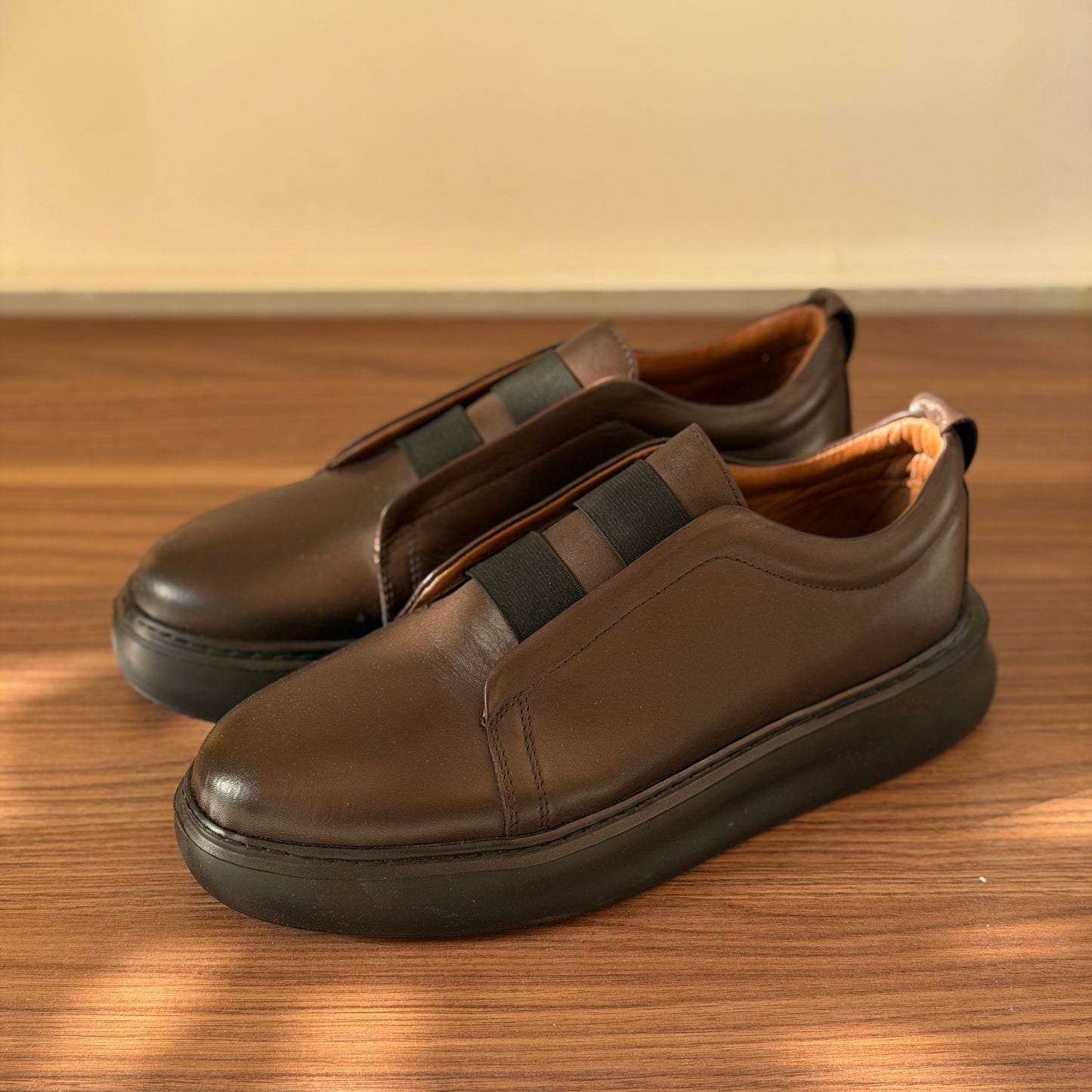 Laceless Casual Shoes